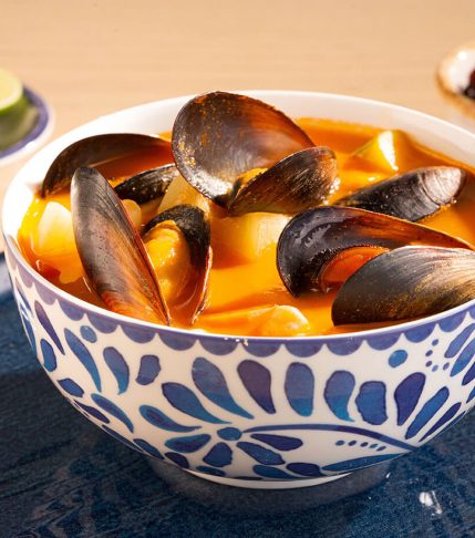 Caldo tlalpeño de mejillones